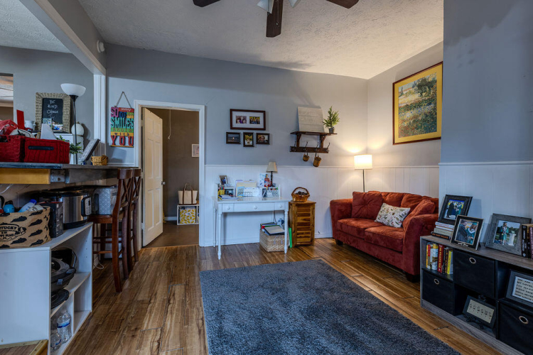 Listing Image 13