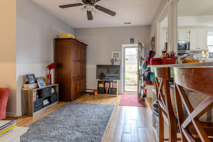 Listing Image 18