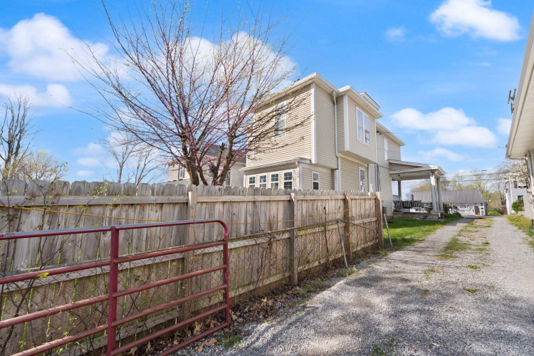 Listing Image 104