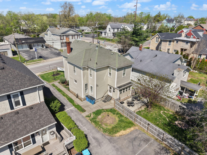 Listing Image 4