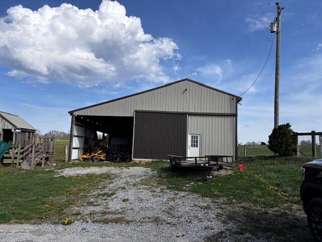 Listing Image 4