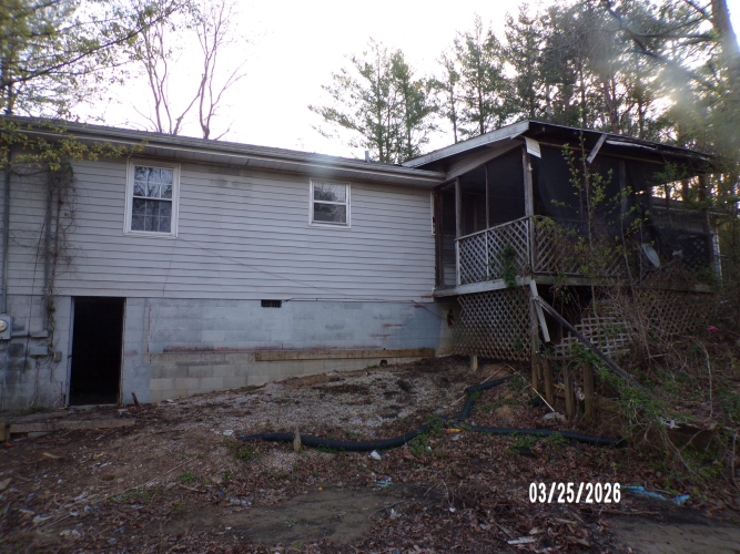 Listing Image 4