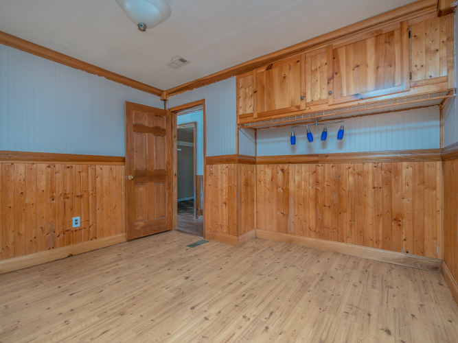Listing Image 24