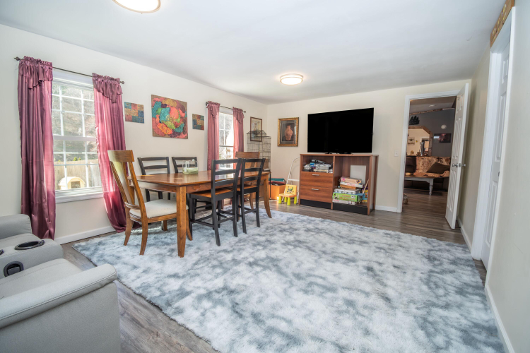 Listing Image 19