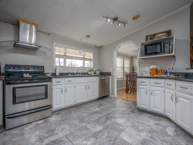 Listing Image 13