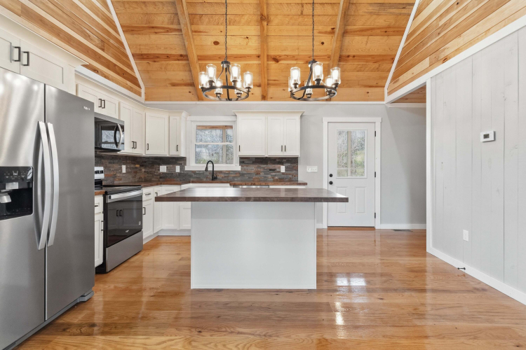 Listing Image 10