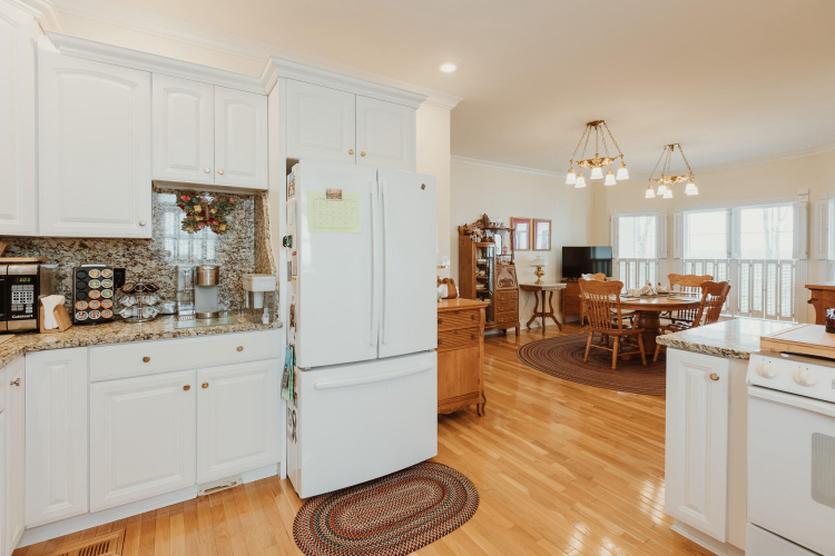 Listing Image 15