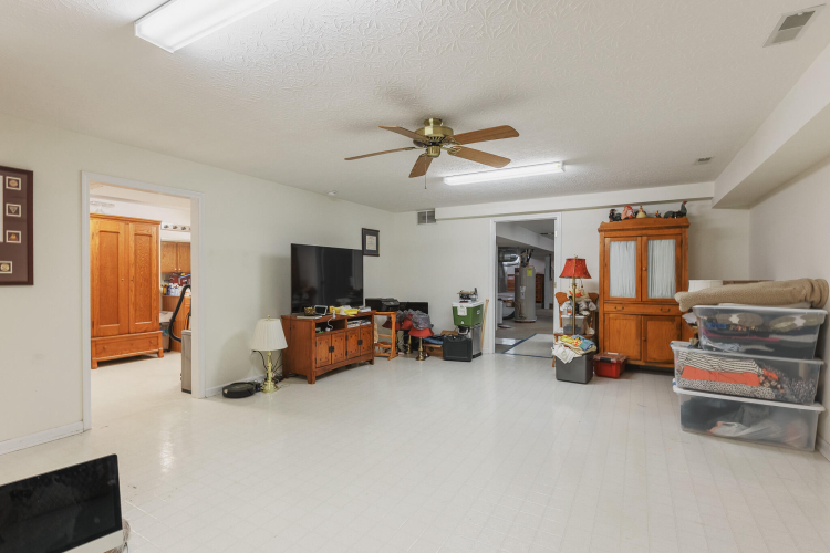 Listing Image 44