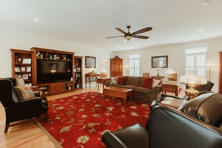 Listing Image 10