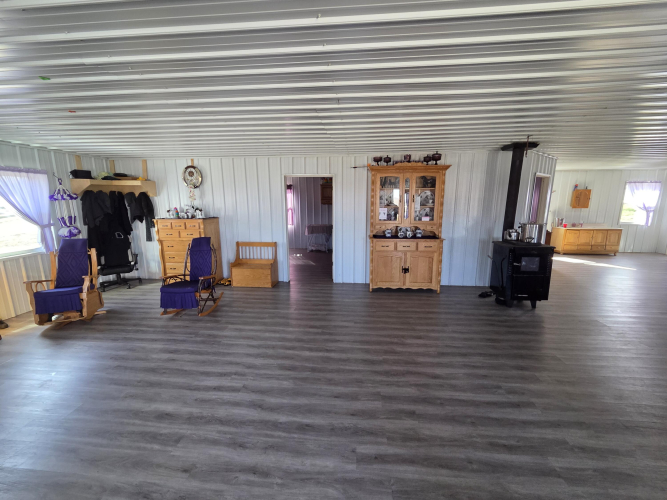 Listing Image 5