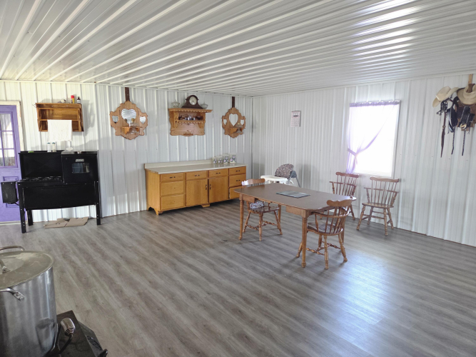 Listing Image 8