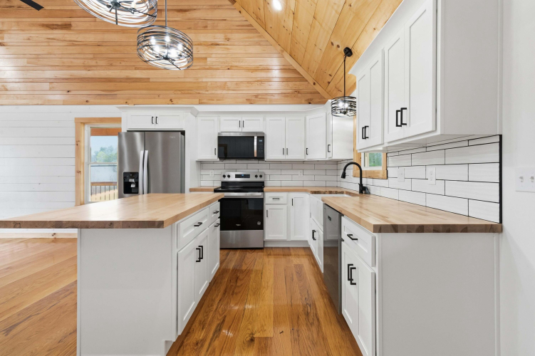 Listing Image 13