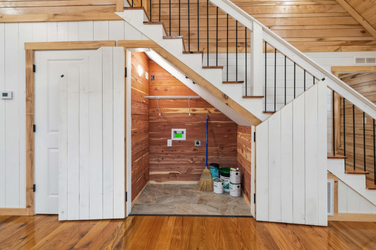 Listing Image 17