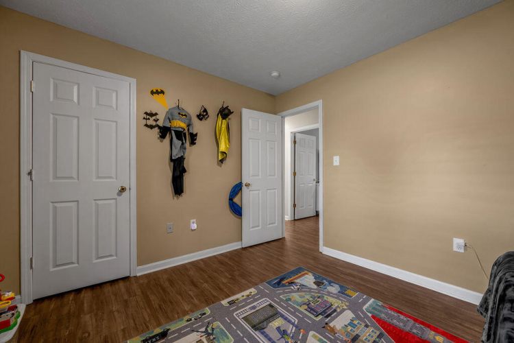 Listing Image 30
