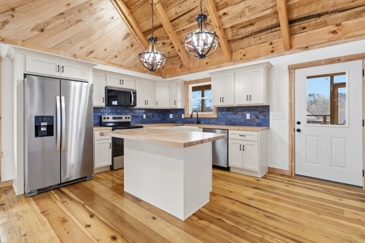 Listing Image 9