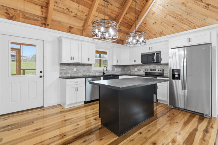 Listing Image 9