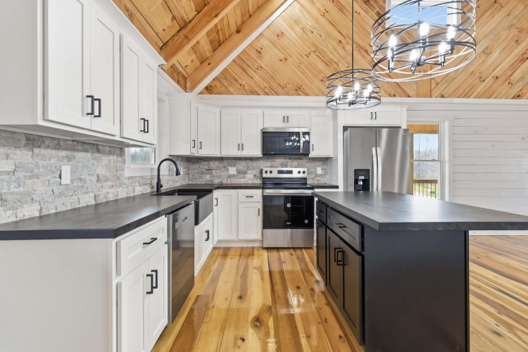 Listing Image 10