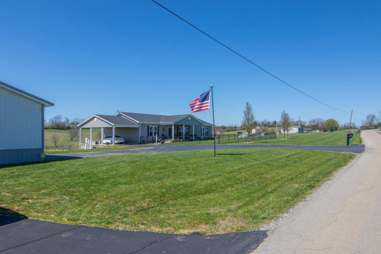 Listing Image 4
