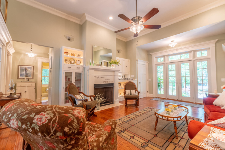 Listing Image 11