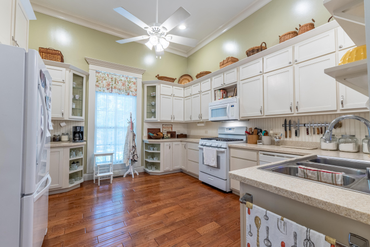 Listing Image 19