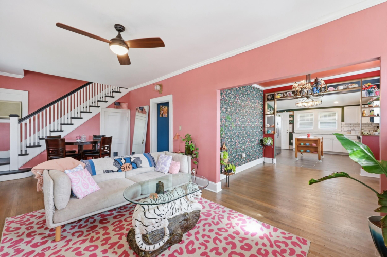 Listing Image 10