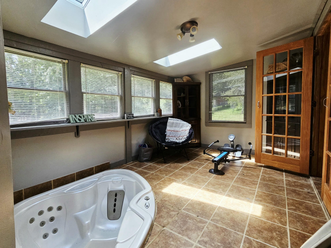 Listing Image 25