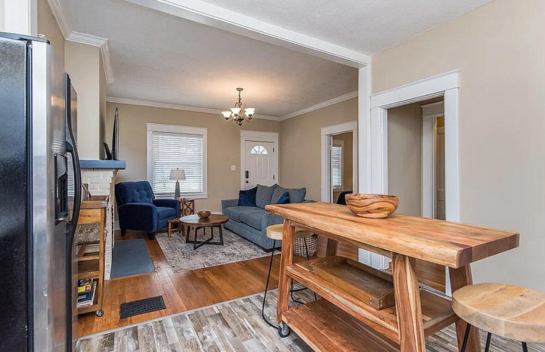 Listing Image 12