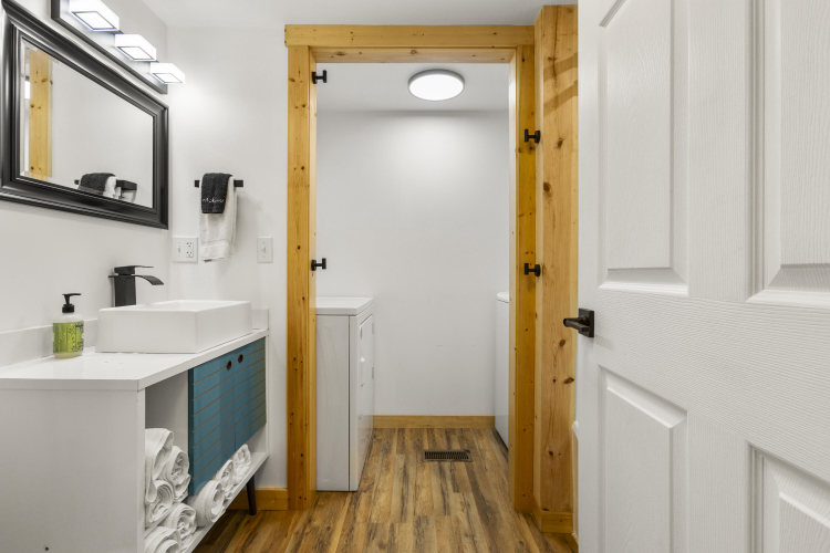 Listing Image 104