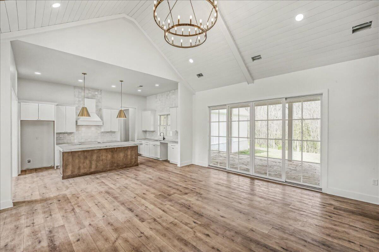 Listing Image 19