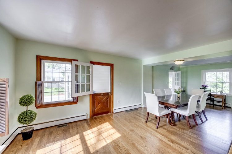 Listing Image 10