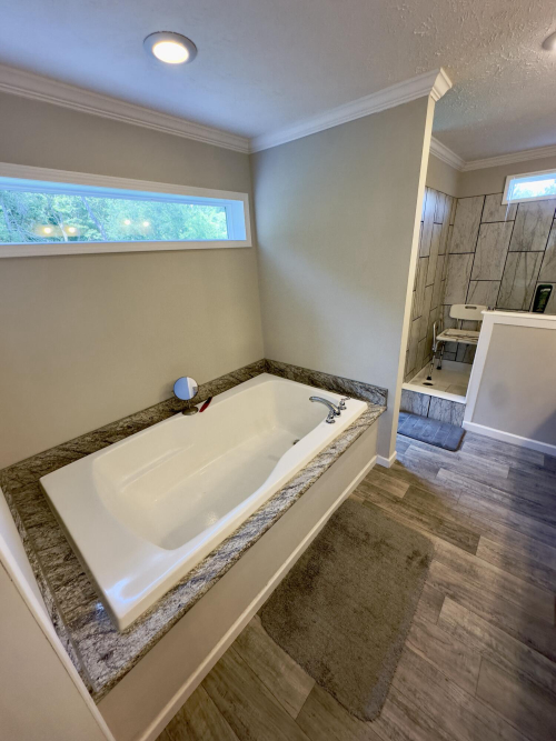 Listing Image 80
