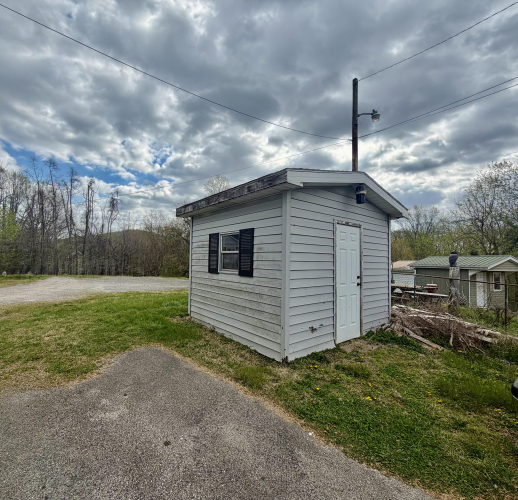Listing Image 11