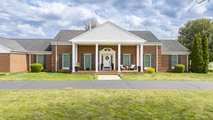 Listing Image 4