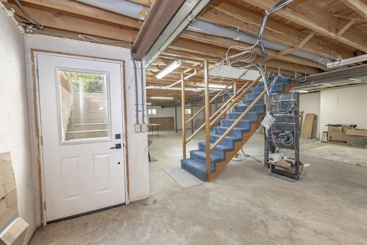Listing Image 80