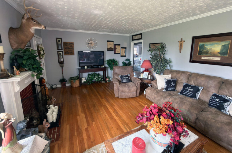 Listing Image 6