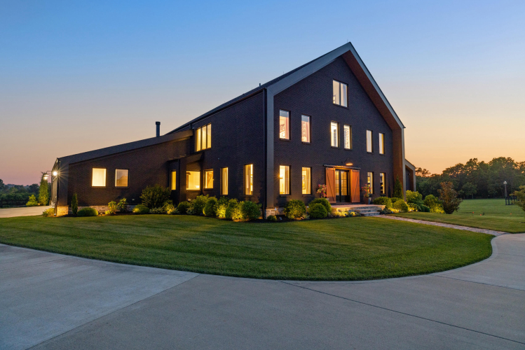 Listing Image 97