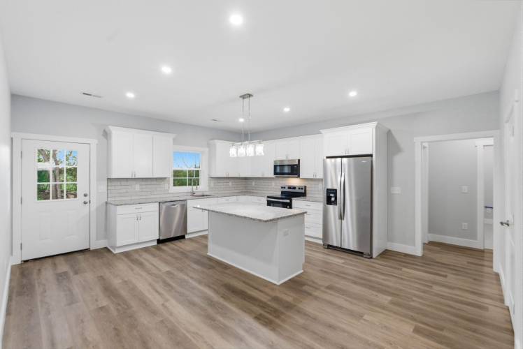 Listing Image 13