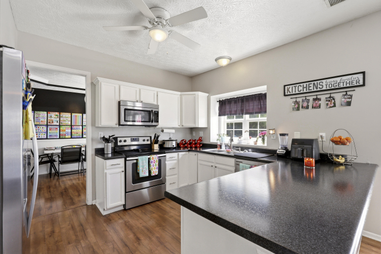 Listing Image 15