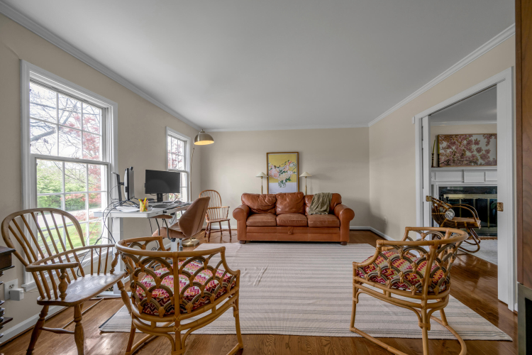 Listing Image 6