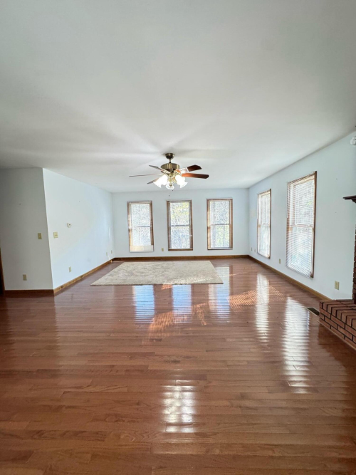 Listing Image 27