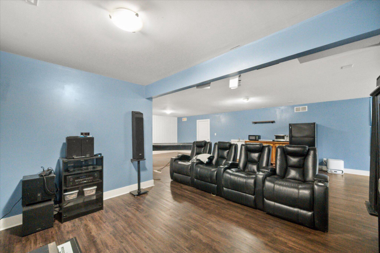 Listing Image 53
