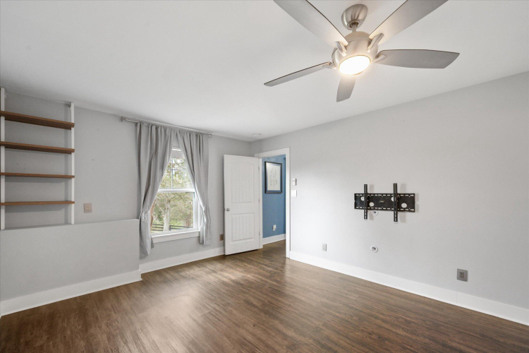 Listing Image 56