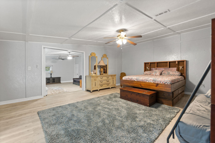 Listing Image 101