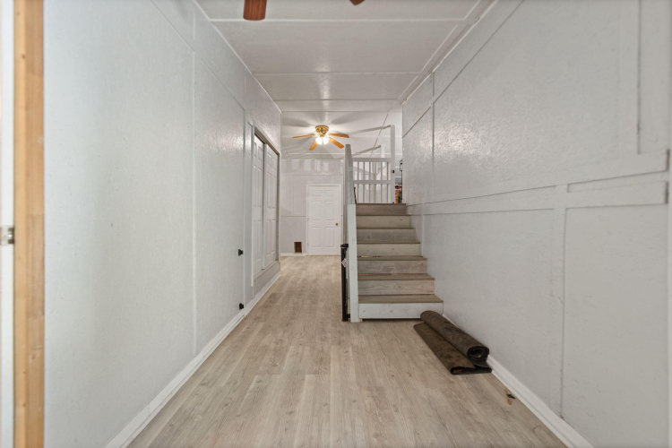 Listing Image 103