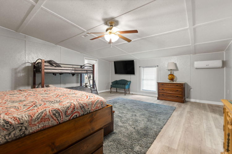 Listing Image 104