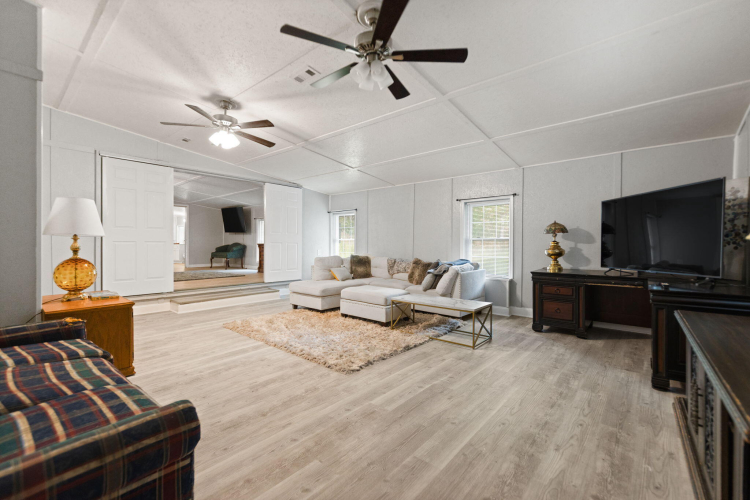 Listing Image 106