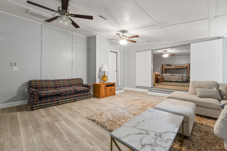 Listing Image 107
