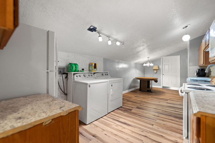Listing Image 118
