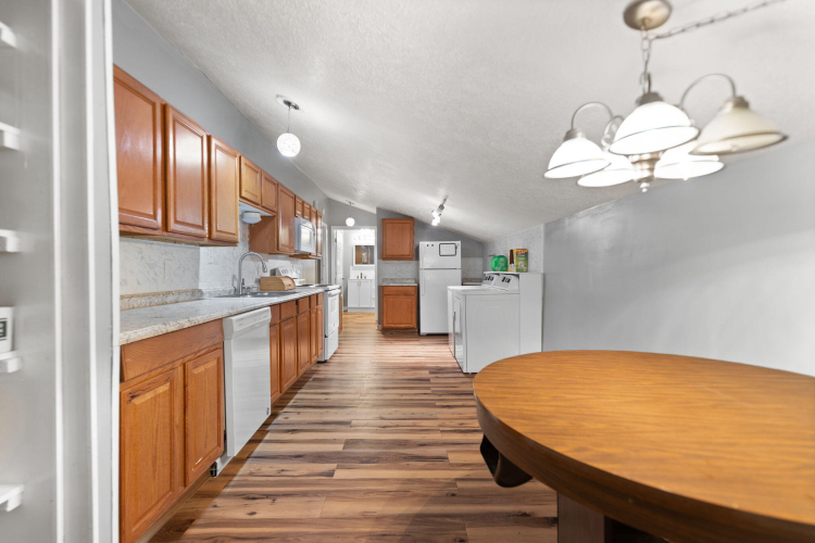 Listing Image 119