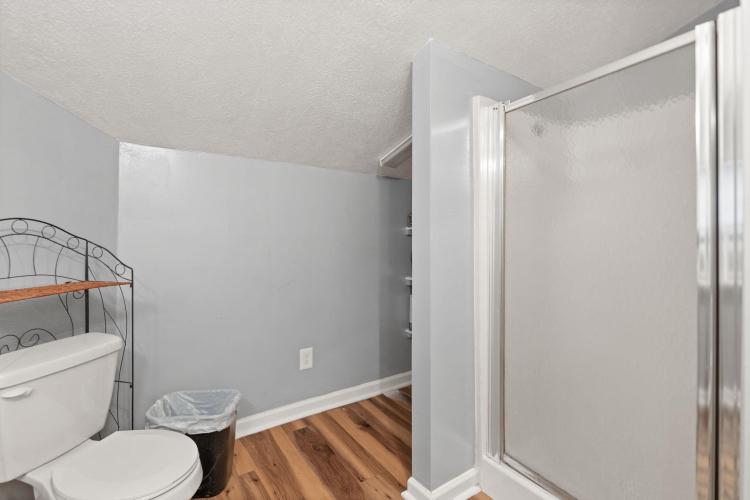 Listing Image 121